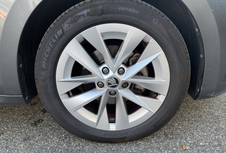 Skoda Octavia Combi 2.0 TDI 150 DSG7 Style / Suivi Complet / Attelage éléc / Siege chauffant 