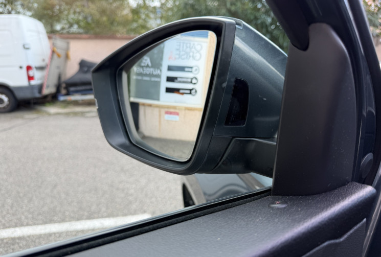 Skoda Karoq 1.5 TSI ACT 150 ch Style DSG / Attelage / Coffre élec / ACC / Suivi 100%