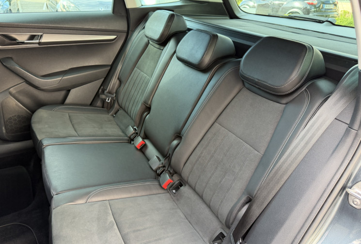 Skoda Karoq 1.5 TSI ACT 150 ch Style DSG / Attelage / Coffre élec / ACC / Suivi 100%