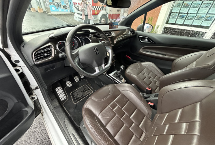 DS DS 3 1.2 PureTeck 130 cv Sport Chic Distribution ok