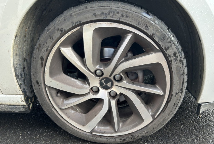 DS DS 3 1.2 PureTeck 130 cv Sport Chic Distribution ok