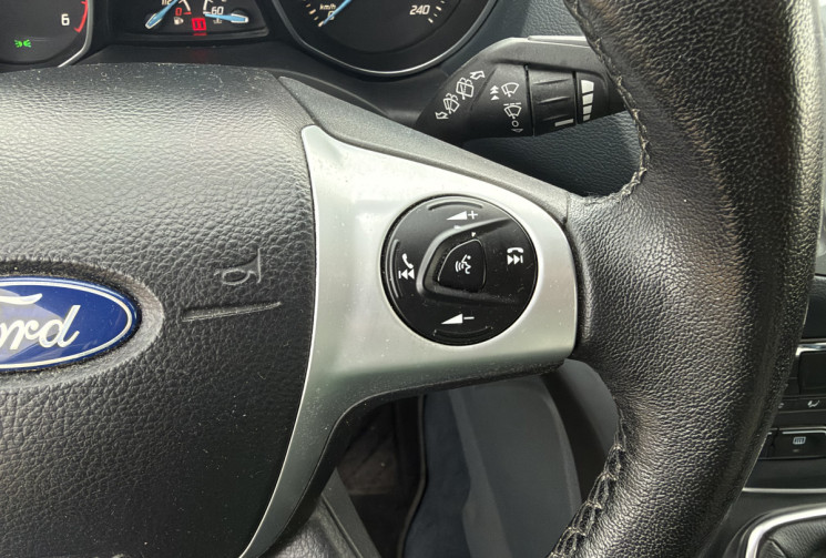 Ford C-MAX 1.6 TDCI 115 FAP TITANIUM / ATTELAGE / TOIT PANORAMIQUE