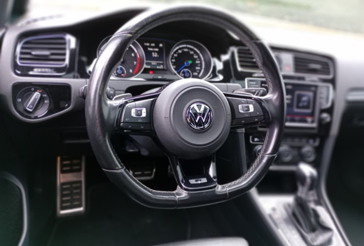 Volkswagen Golf  VII R 2.0 TSI 300 ch 4 MOTION DSG Toit ouvrant Sellerie Cuir