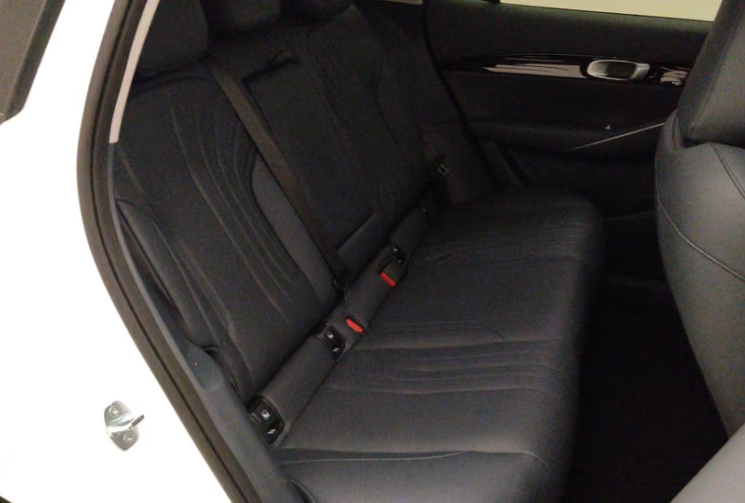 GEELY E5 PRO  / Full Electric / 218 CV / Batterie 60,22 kWh / Véhicule Neuf / -26%