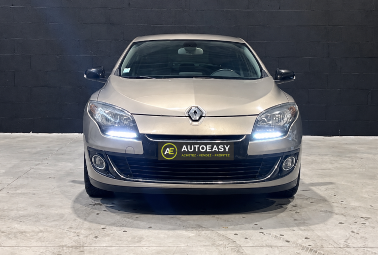 Renault Megane 1.6 dCi 130 BOSE 2013 / RADARS AV-AR / SEMI-CUIR