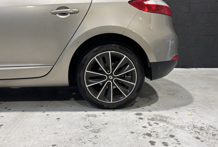 Renault Megane 1.6 dCi 130 BOSE 2013 / RADARS AV-AR / SEMI-CUIR
