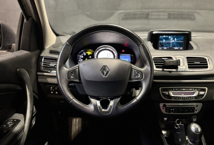 Renault Megane 1.6 dCi 130 BOSE 2013 / RADARS AV-AR / SEMI-CUIR