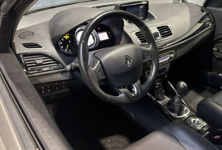 Renault Megane 1.6 dCi 130 BOSE 2013 / RADARS AV-AR / SEMI-CUIR