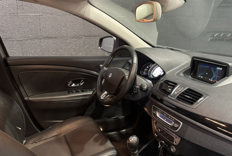 Renault Megane III 1.6 dCi 130 BOSE 2013 / RADARS AV-AR / SEMI-CUIR / BVM