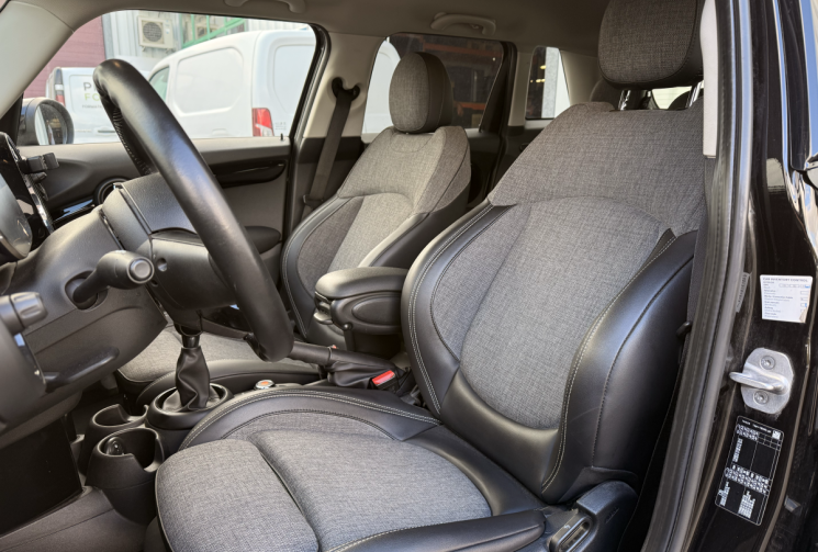 Mini Mini 3 (F55) 5 Portes Cooper greenwich 1.5 i 12V 136 cv greenwich
