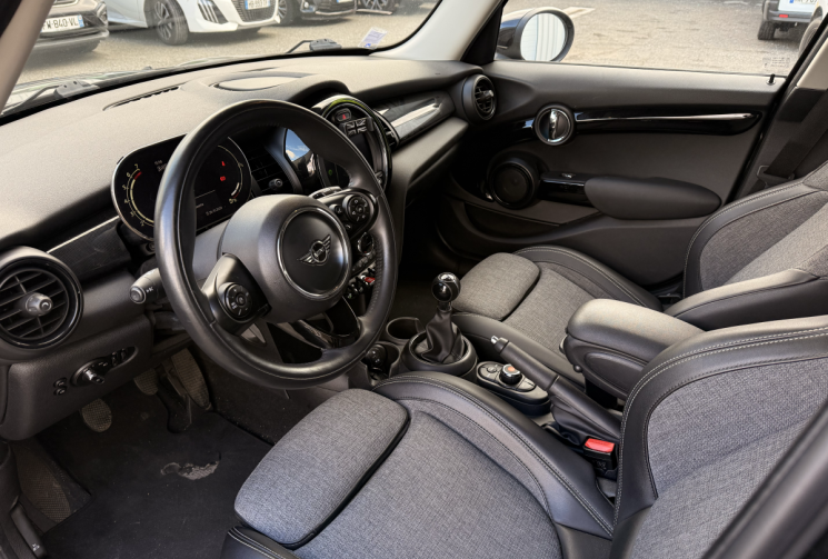 Mini Mini 3 (F55) 5 Portes Cooper greenwich 1.5 i 12V 136 cv greenwich