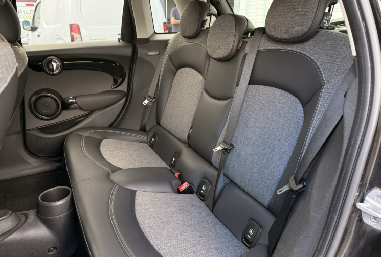 Mini Mini 3 (F55) 5 Portes Cooper greenwich 1.5 i 12V 136 cv greenwich