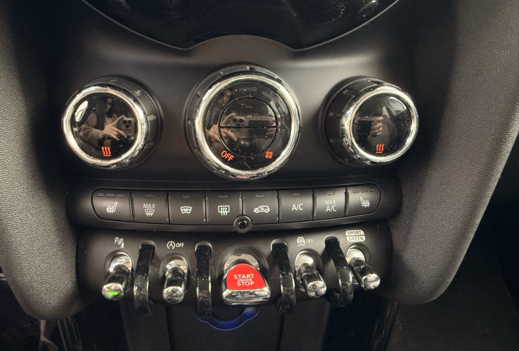 Mini Mini 3 (F55) 5 Portes Cooper greenwich 1.5 i 12V 136 cv greenwich