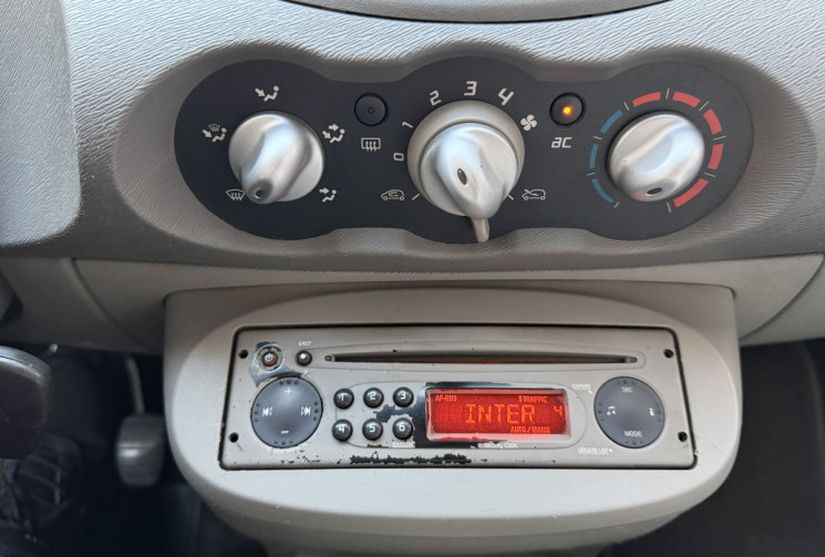 Renault Twingo 1.2 i 16V LEV 75 cv / clim / origine France 3em main / DISTRI NEUVE 