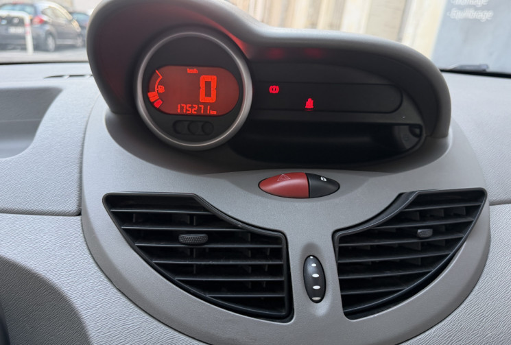 Renault Twingo 1.2 i 16V LEV 75 cv / clim / origine France 3em main / DISTRI NEUVE 