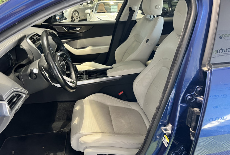 Jaguar XE  2.0 P250 R-DYNAMIC BVA8