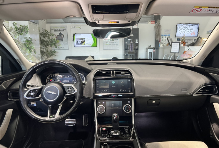 Jaguar XE  2.0 P250 R-DYNAMIC BVA8