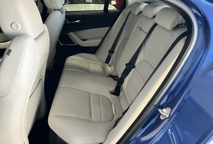 Jaguar XE  2.0 P250 R-DYNAMIC BVA8