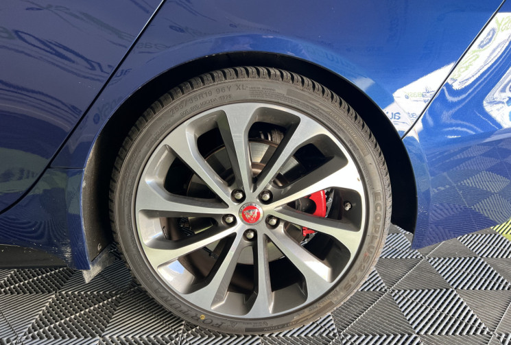 Jaguar XE  2.0 P250 R-DYNAMIC BVA8