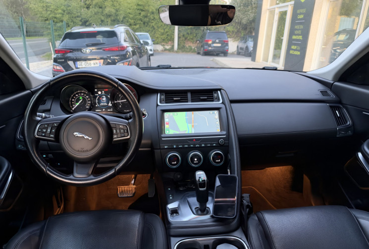 Jaguar E-Pace 2.0 D 180 SE AWD * ENTRETIEN A JOUR * ATTELAGE * TOIT PANO * GARANTIE 6 MOIS