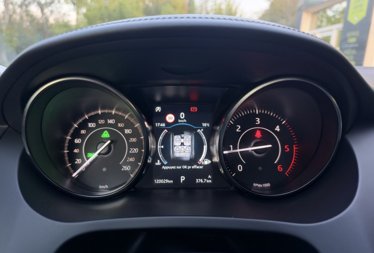 Jaguar E-Pace 2.0 D 180 SE AWD * ENTRETIEN A JOUR * ATTELAGE * TOIT PANO * GARANTIE 6 MOIS