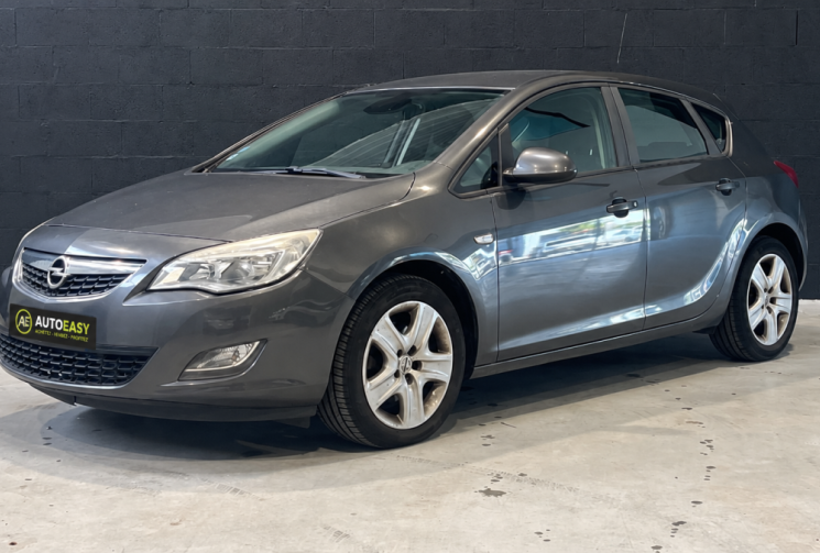 Opel Astra 1.7 CDTI 110cv ENJOY 2011 / COURROIE CHANGÉE EN 2025