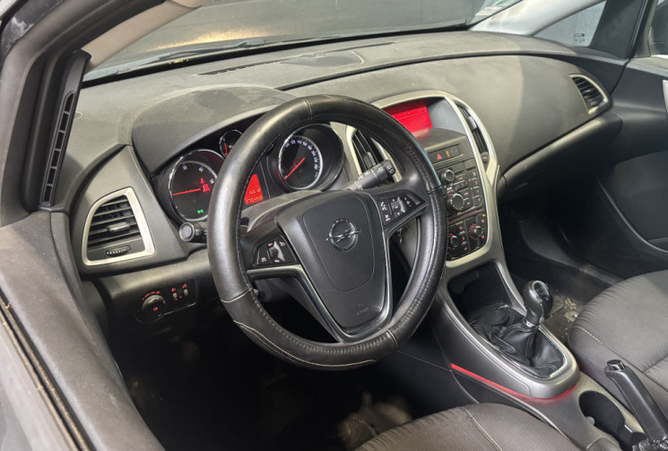 Opel Astra 1.7 CDTI 110cv ENJOY 2011 / COURROIE CHANGÉE EN 2025