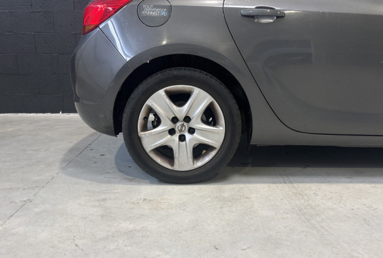 Opel Astra 1.7 CDTI 110cv ENJOY 2011 / COURROIE CHANGÉE EN 2025