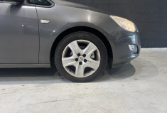 Opel Astra 1.7 CDTI 110cv ENJOY 2011 / COURROIE CHANGÉE EN 2025