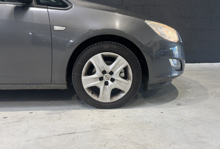 Opel Astra 1.7 CDTI 110cv ENJOY 2011 / COURROIE CHANGÉE EN 2025