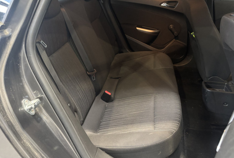 Opel Astra 1.7 CDTI 110cv ENJOY 2011 / COURROIE CHANGÉE EN 2025