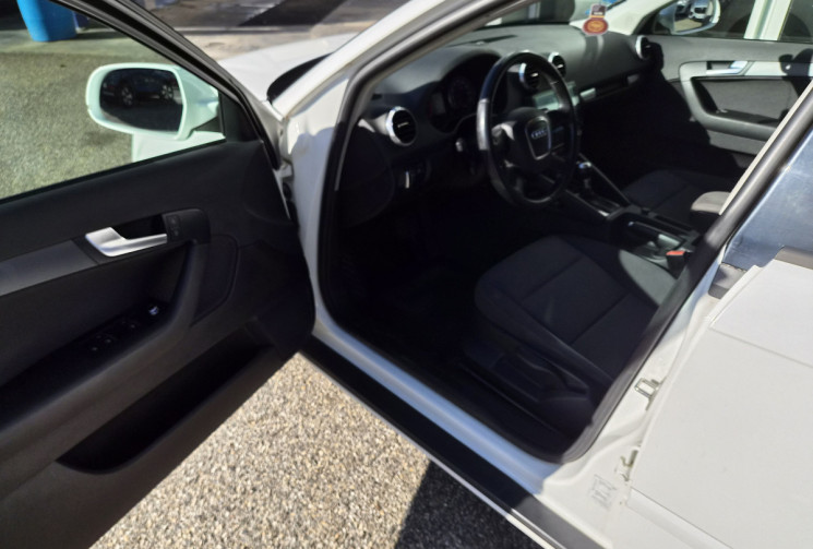 Audi A3 SPORTBACK 1.6 tdi 105 sport boite auto S-tronic