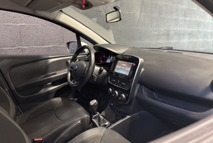 Renault Clio 1.5 dCi 90 ch Intens 5 portes / Radar de recul