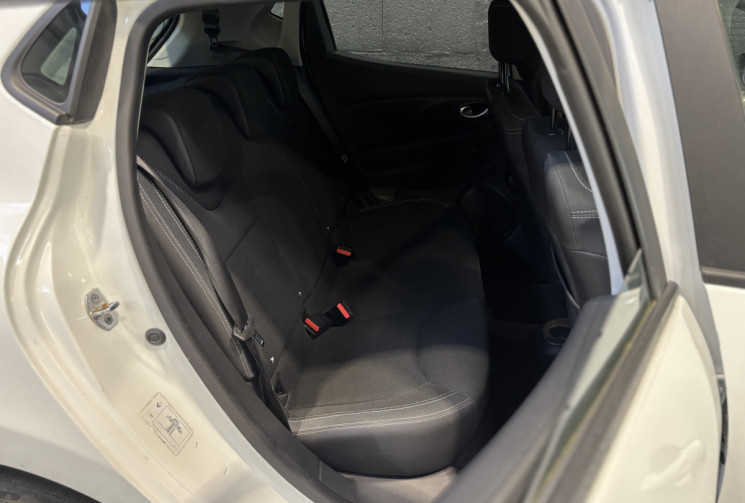 Renault Clio 1.5 dCi 90 ch Intens 5 portes / Radar de recul