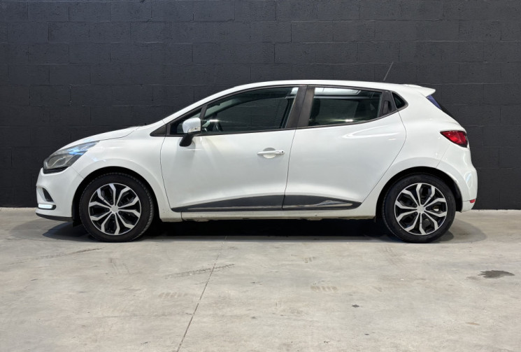 Renault Clio 1.5 dCi 90 ch Intens 5 portes / Radar de recul