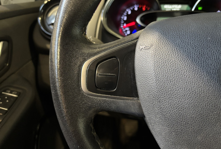 Renault Clio 1.5 dCi 90 ch Intens 5 portes / Radar de recul