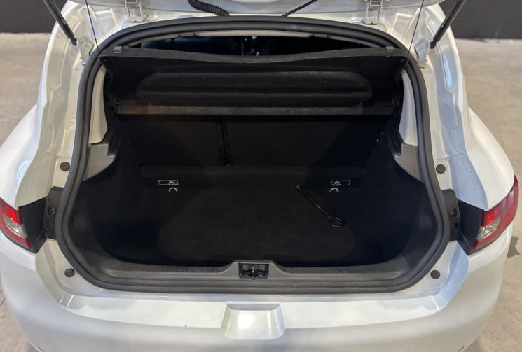 Renault Clio 1.5 dCi 90 ch Intens 5 portes / Radar de recul