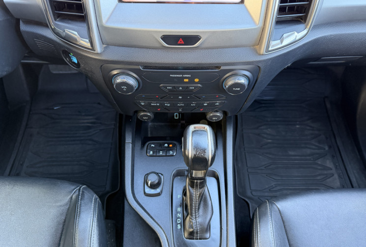 Ford Ranger Super Cabine 2.0 213 ch Limited BVA10 / Garantie 12 mois / Nombreuses options