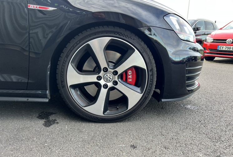 Volkswagen Golf VII 5 Portes GTI 2.0 TFSI DSG6 230 cv