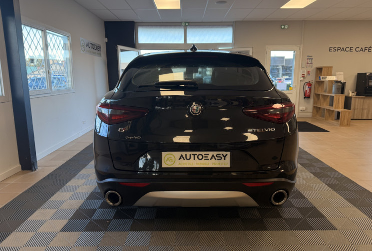 Alfa Romeo Stelvio 2.2 JTD 16V Q4 210 / AT 8 / LUSSO 