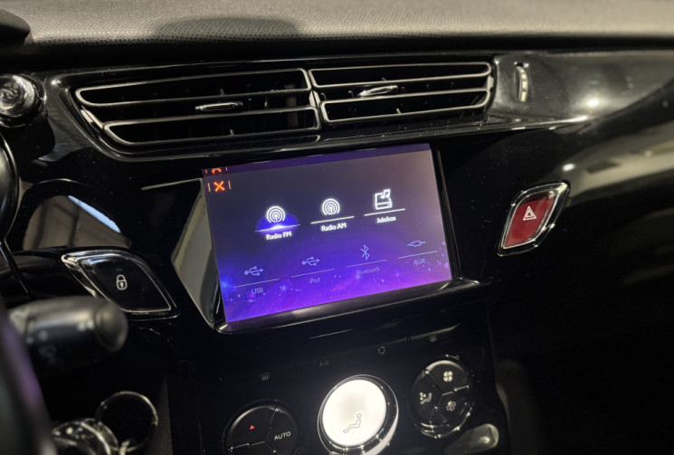 DS DS 3 1.6 BlueHDi 100cv SO CHIC 2016 / SIEGES SEMI-CUIR / BLUETOOTH / RÉGULATEUR