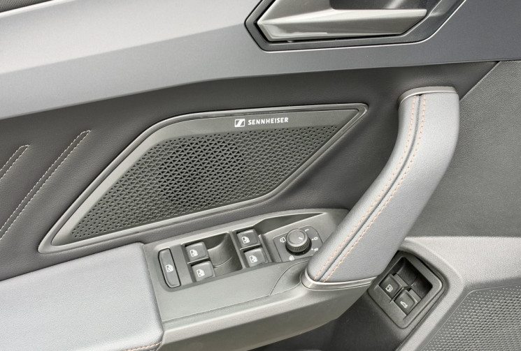 CUPRA Formentor V 1.5 e-Hybrid 204 DSG6 MIDNIGHT EDITION / Sièges baquets / Audio SENNHEISER / JA 19