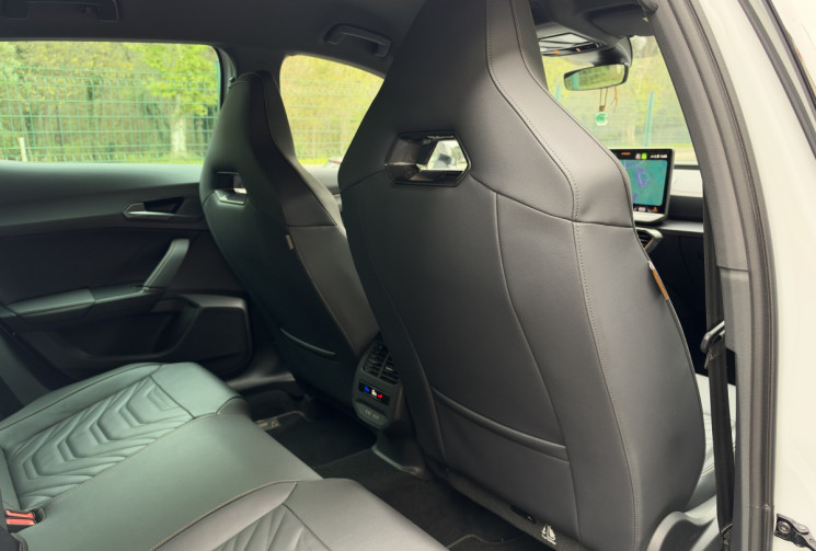 CUPRA Formentor V 1.5 e-Hybrid 204 DSG6 MIDNIGHT EDITION / Sièges baquets / Audio SENNHEISER / JA 19