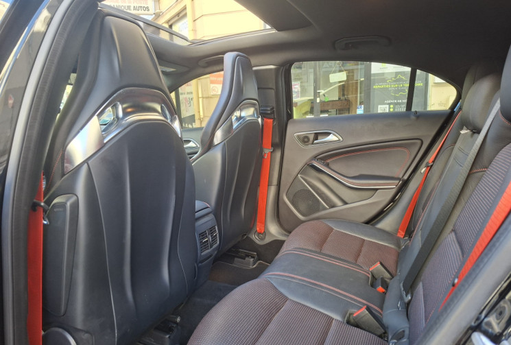 Mercedes Classe A A45 381 CH AMG 4 MATIC KIT AERO CARBON 66500 KMS / SIEGES F1 