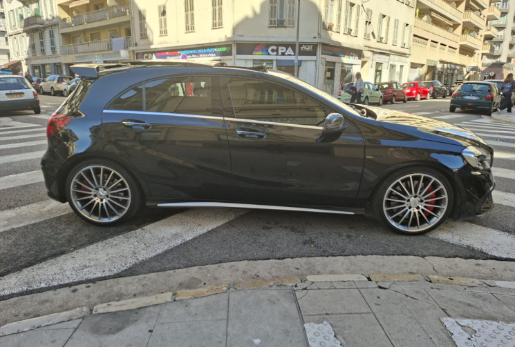 Mercedes Classe A A45 381 CH AMG 4 MATIC KIT AERO CARBON 66500 KMS / SIEGES F1 