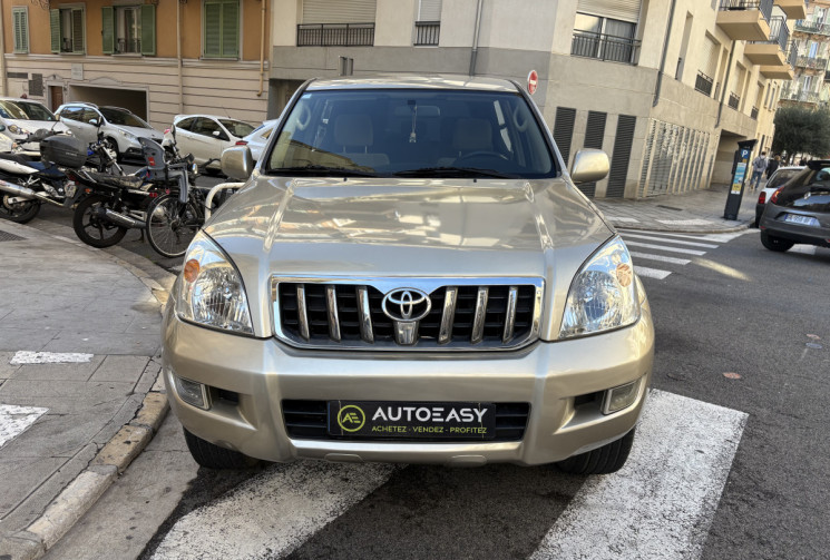 Toyota Land Cruiser 3.0 D4D KDJ 163 CH CLIMATISATION / 4 ROUES MOTRICES
