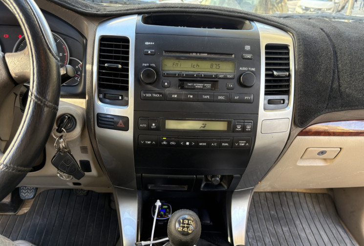 Toyota Land Cruiser 3.0 D4D KDJ 163 CH CLIMATISATION / 4 ROUES MOTRICES