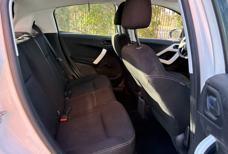 Peugeot 208 1.2 68cv LIKE / 1ere main / Clim / Suivi complet / distribution changée / 2018 / 99000km