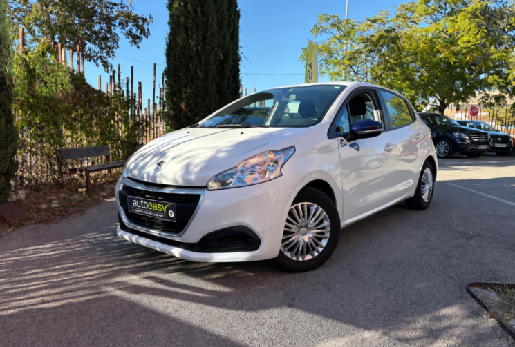 Peugeot 208 1.2 68cv LIKE / 1ere main / Clim / Suivi complet / distribution changée / 2018 / 99000km