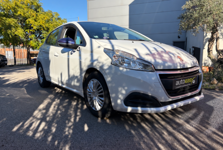 Peugeot 208 1.2 68cv LIKE / 1ere main / Clim / Suivi complet / distribution changée / 2018 / 99000km